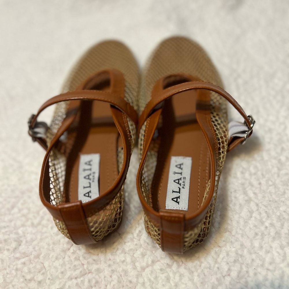 Alaia Tan Mesh Women's Flats